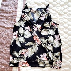 WHBM - Beautiful Summer Blouse